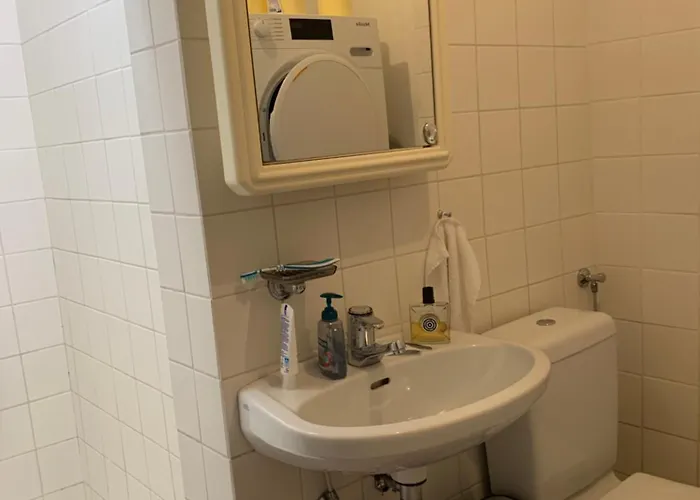 Three Bedrooms In Walking Center דירה *